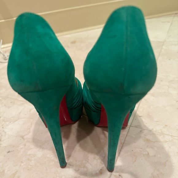 Christian Louboutin Green Suede Heels 39 - Picture 4 of 7